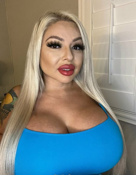 Nacktes geleaktes OnlyFans-Foto von Bunnbunzz