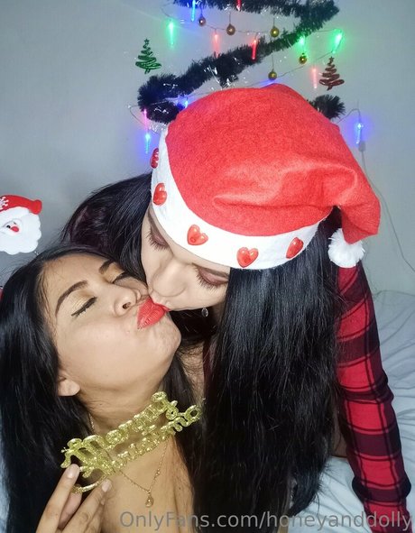 Nacktes geleaktes OnlyFans-Foto von Honeyanddolly