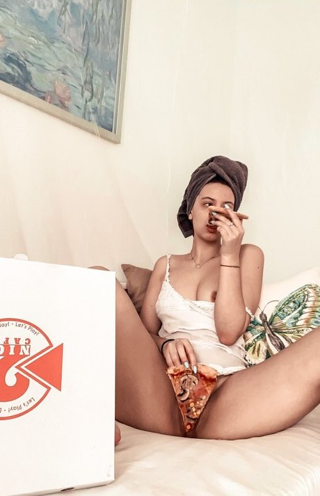 Nacktes geleaktes OnlyFans-Foto von Ladya