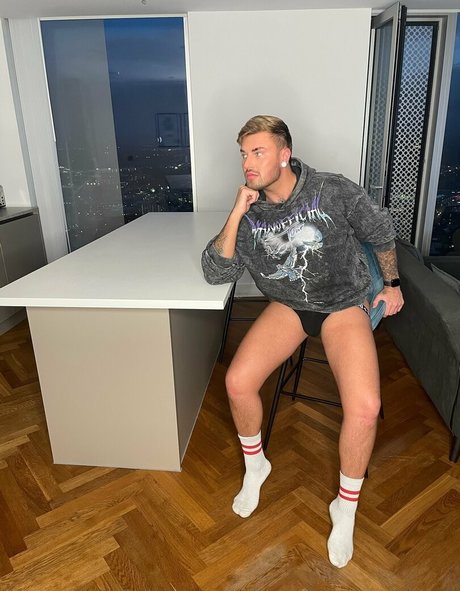 Nacktes geleaktes OnlyFans-Foto von Blondedan