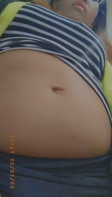 Nacktes geleaktes OnlyFans-Foto von Ellaeating