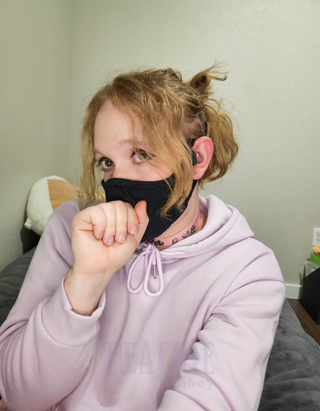 Nacktes geleaktes OnlyFans-Foto von Peachiefemboy