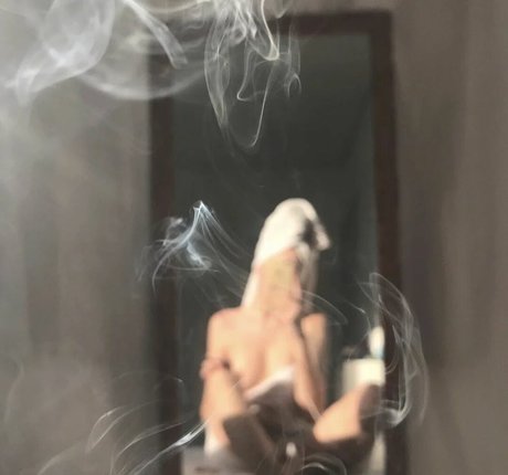 Nacktes geleaktes OnlyFans-Foto von Miss Caffeine