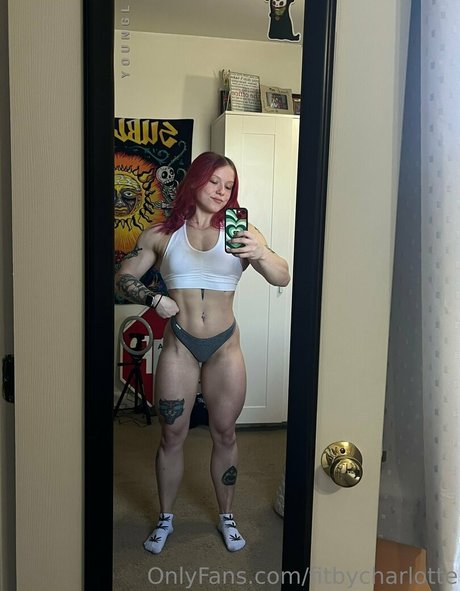 Nacktes geleaktes OnlyFans-Foto von Fitbycharlotte