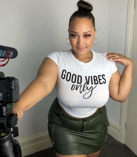 Nacktes geleaktes OnlyFans-Foto von Natalie E Wade