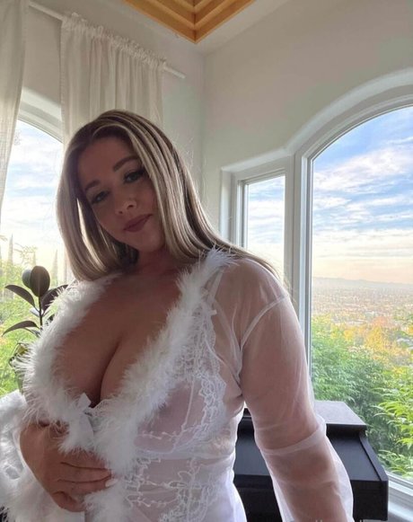 Nacktes geleaktes OnlyFans-Foto von Ellanabryan