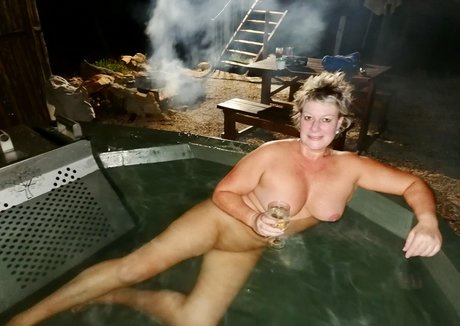 Nacktes geleaktes OnlyFans-Foto von Funcoupleforfree