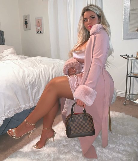 Nacktes geleaktes OnlyFans-Foto von Kaylanegs