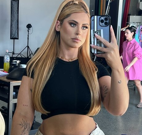 Nacktes geleaktes OnlyFans-Foto von Ariella Nyssa