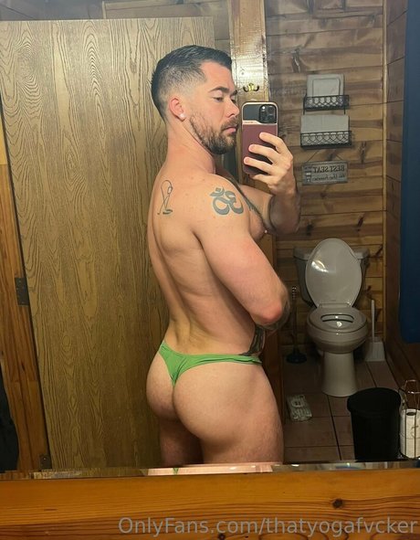 Nacktes geleaktes OnlyFans-Foto von Thatyogafvcker