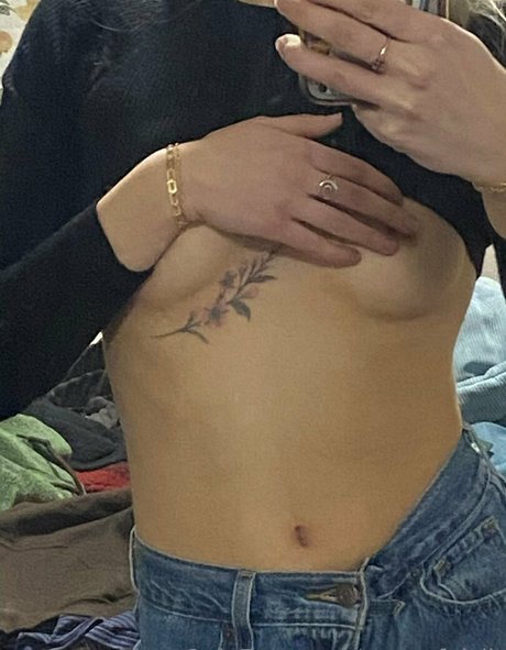 Nacktes geleaktes OnlyFans-Foto von Powerfulclit