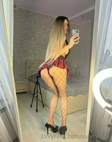 Nacktes geleaktes OnlyFans-Foto von Sunnyluve