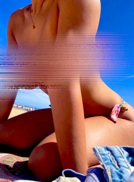 Nacktes geleaktes OnlyFans-Foto von Africasweet