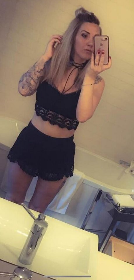 Nacktes geleaktes OnlyFans-Foto von Sharni Knighton
