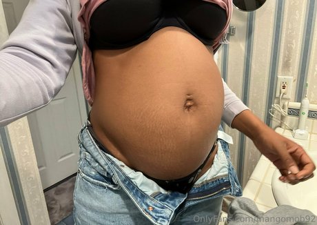 Nacktes geleaktes OnlyFans-Foto von Mangomob92