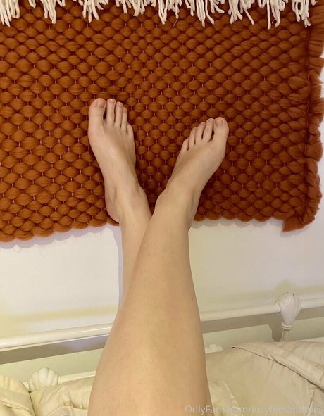 Nacktes geleaktes OnlyFans-Foto von Lucyfeetandtoes