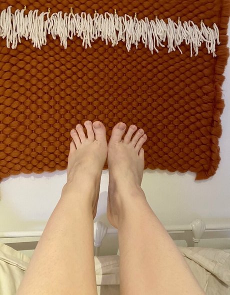 Nacktes geleaktes OnlyFans-Foto von Lucyfeetandtoes