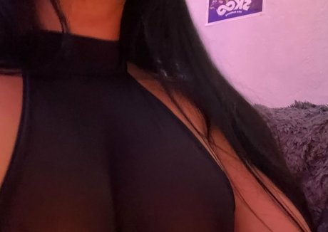 Nacktes geleaktes OnlyFans-Foto von Milkylexii