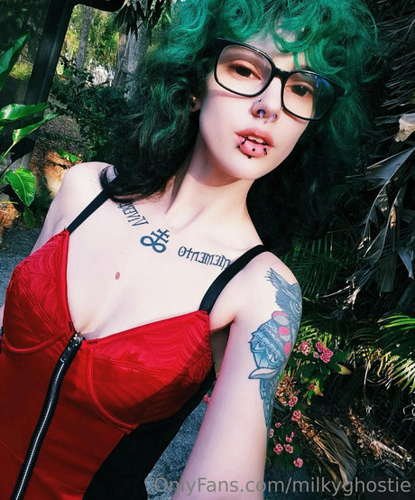 Nacktes geleaktes OnlyFans-Foto von Milkyghostie