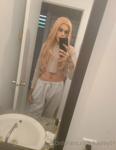 Nacktes geleaktes OnlyFans-Foto von Kellyannefemboy