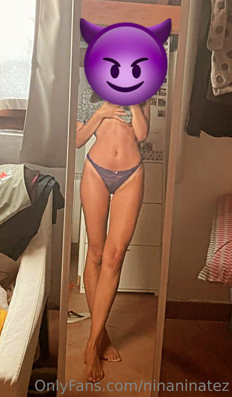 Nacktes geleaktes OnlyFans-Foto von Ninaninatez
