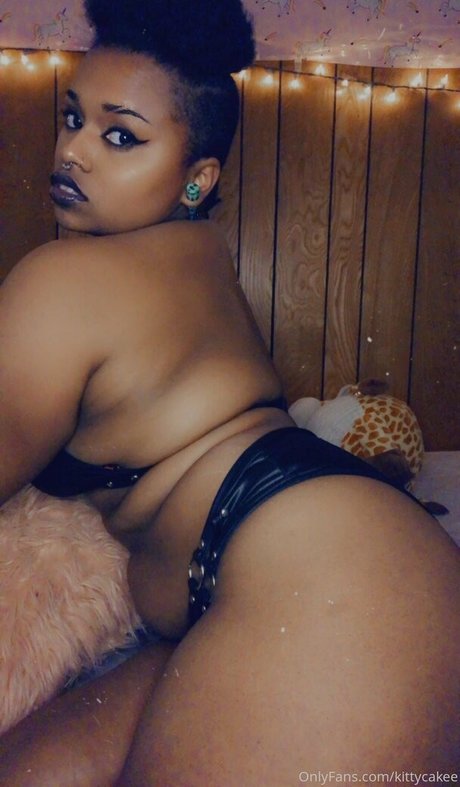 Nacktes geleaktes OnlyFans-Foto von Jewelkitten