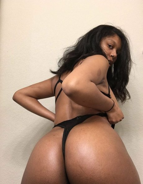 Nacktes geleaktes OnlyFans-Foto von Realmarinalina