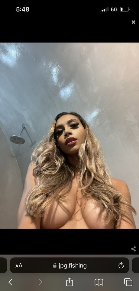 Nacktes geleaktes OnlyFans-Foto von Petite Beautiful Latina