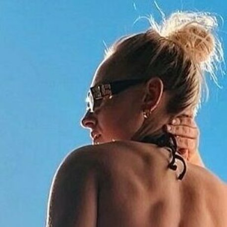 Nacktes geleaktes OnlyFans-Foto von Curvvyfit