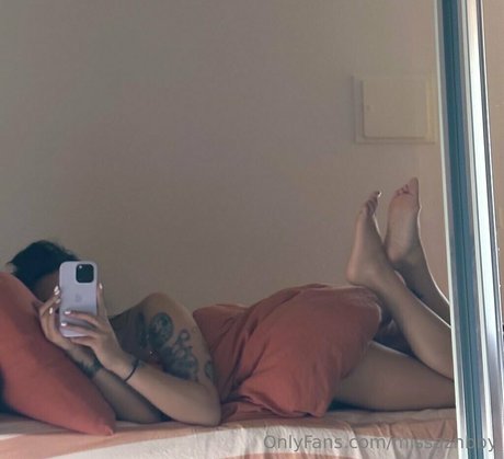 Nacktes geleaktes OnlyFans-Foto von Missaznbby