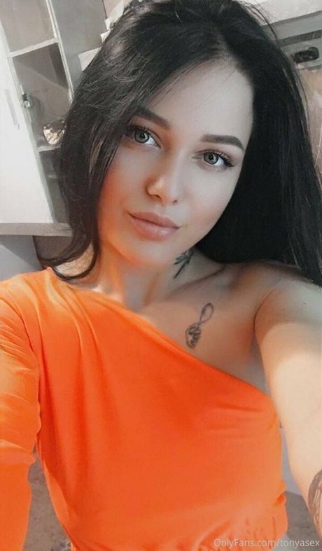 Nacktes geleaktes OnlyFans-Foto von Selenaadoll1