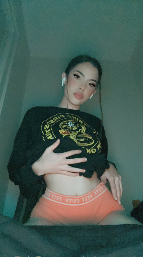 Nacktes geleaktes OnlyFans-Foto von Miaxomarie
