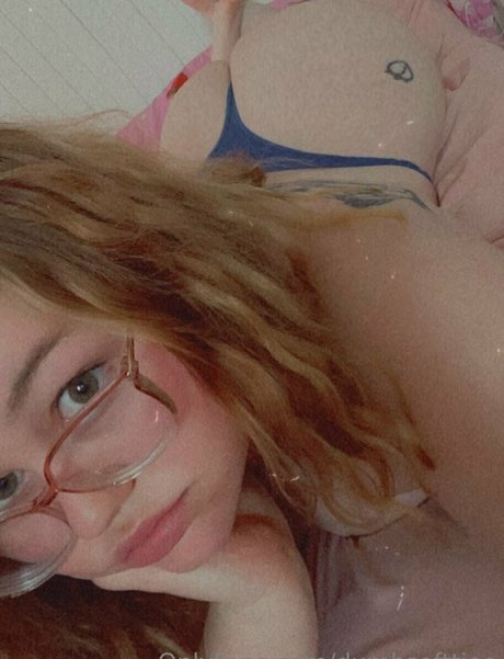 Nacktes geleaktes OnlyFans-Foto von Dumbsofttiee