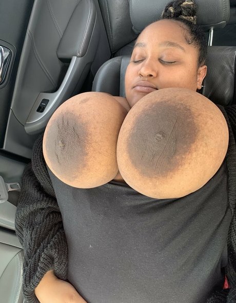 Nacktes geleaktes OnlyFans-Foto von Supersaiyanboobs
