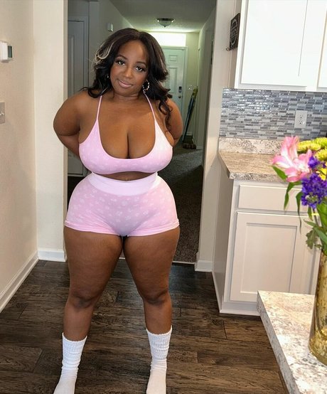 Nacktes geleaktes OnlyFans-Foto von Brownbodii