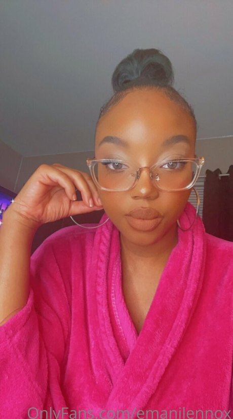Nacktes geleaktes OnlyFans-Foto von Emanilennox