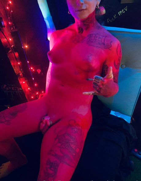 Hotpinknymph