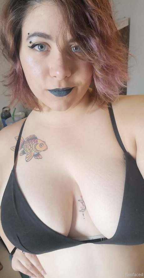 Nacktes geleaktes OnlyFans-Foto von Mrandmrstwofaced