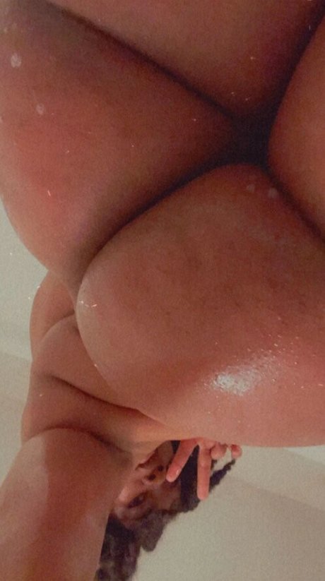 Nacktes geleaktes OnlyFans-Foto von Tyrasparks