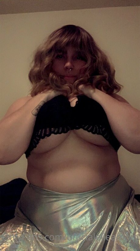 Nacktes geleaktes OnlyFans-Foto von Officialelleamory