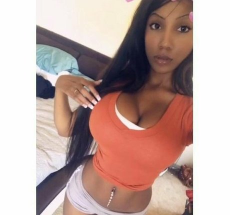 Nacktes geleaktes OnlyFans-Foto von Amber Higgins Cecil