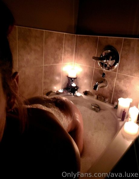 Nacktes geleaktes OnlyFans-Foto von Avaluxe