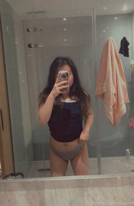 Nacktes geleaktes OnlyFans-Foto von Pugsxox