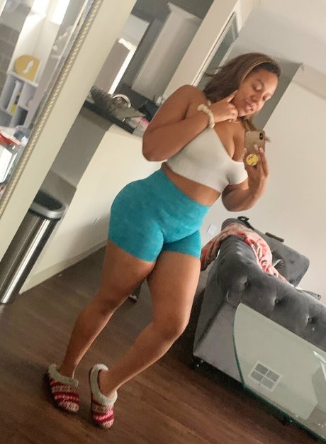 Nacktes geleaktes OnlyFans-Foto von Realtexascurves