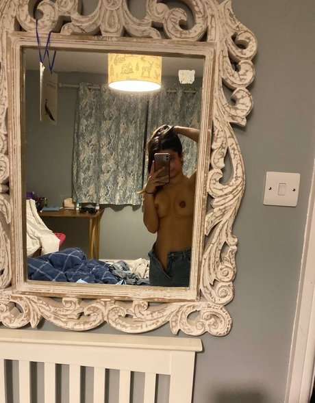 Nacktes geleaktes OnlyFans-Foto von Davina Samra