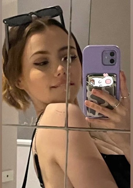 Nacktes geleaktes OnlyFans-Foto von Miaismoody