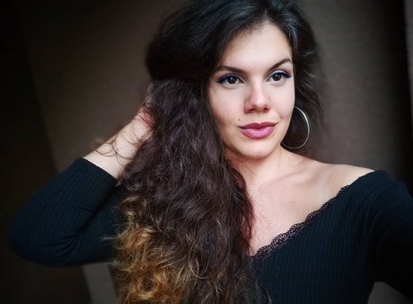 Nacktes geleaktes OnlyFans-Foto von Eliza Stefanova