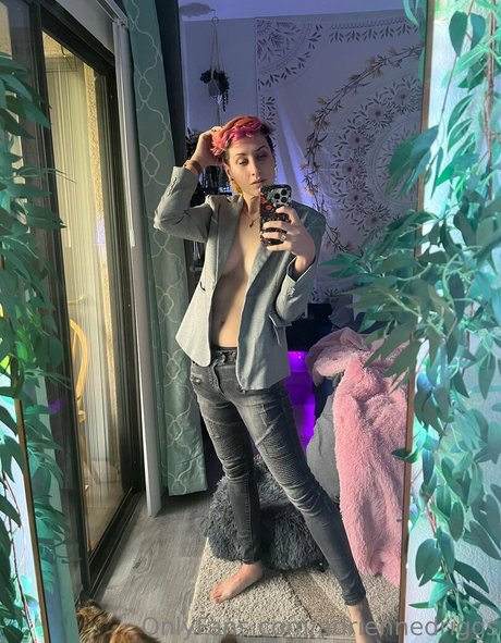 Nacktes geleaktes OnlyFans-Foto von Adriennedriggs