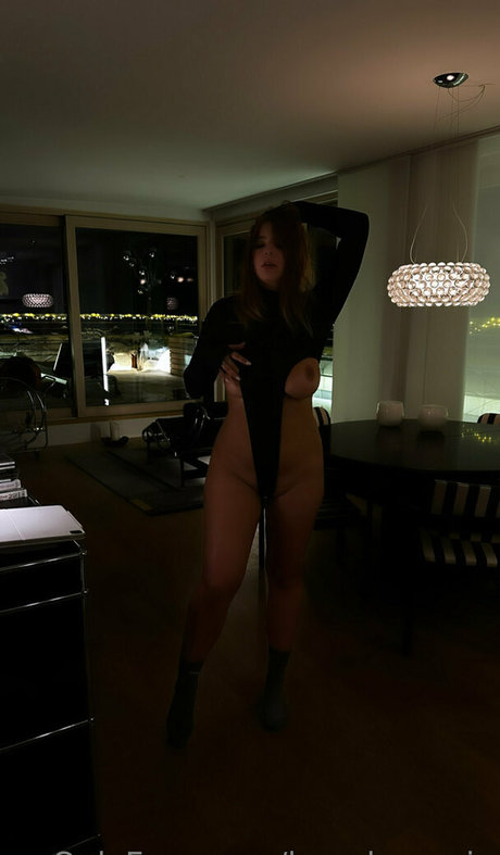 Nacktes geleaktes OnlyFans-Foto von Lenalouu