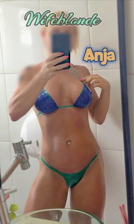 Wifeblonde